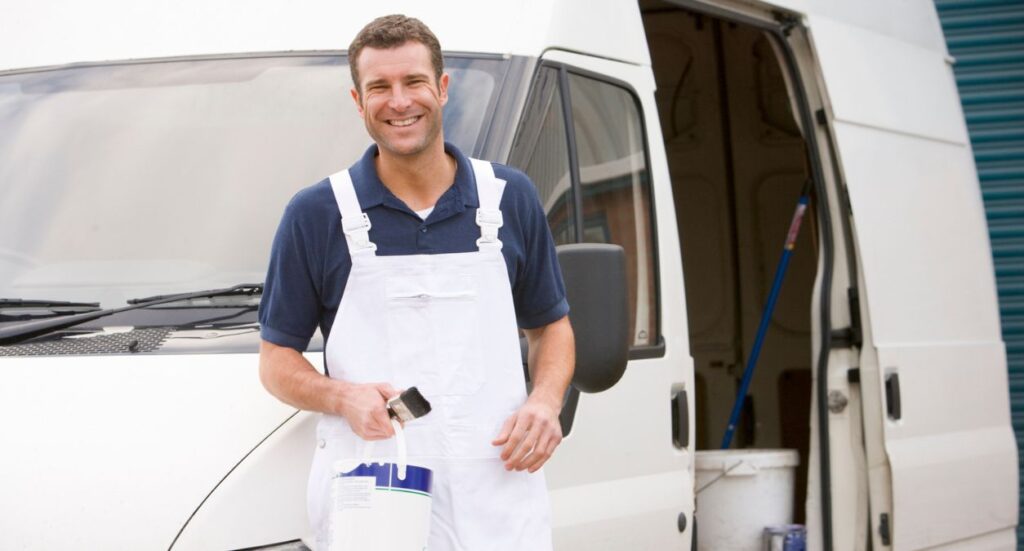 How much does a painter and decorator earn? Image