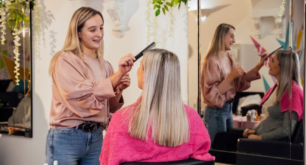 5 of the Best Apps for Mobile Hairdressers Image