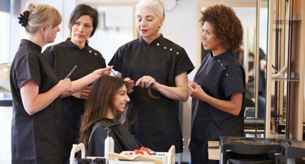 How to Become a Hairdresser Image