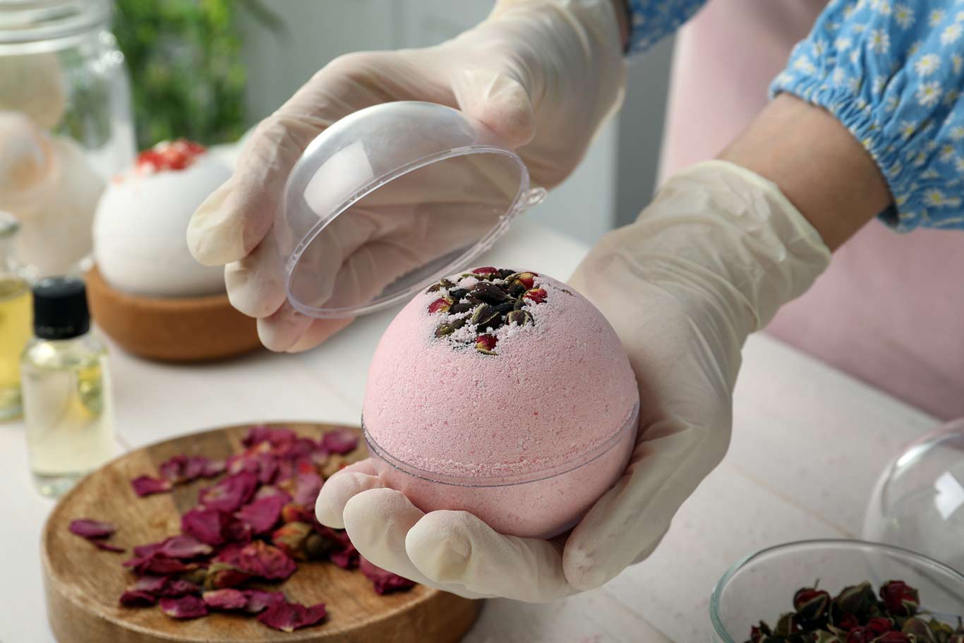 How to start a bath bomb business